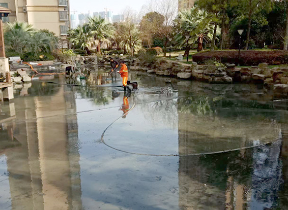 宁陵景观池淤泥清理