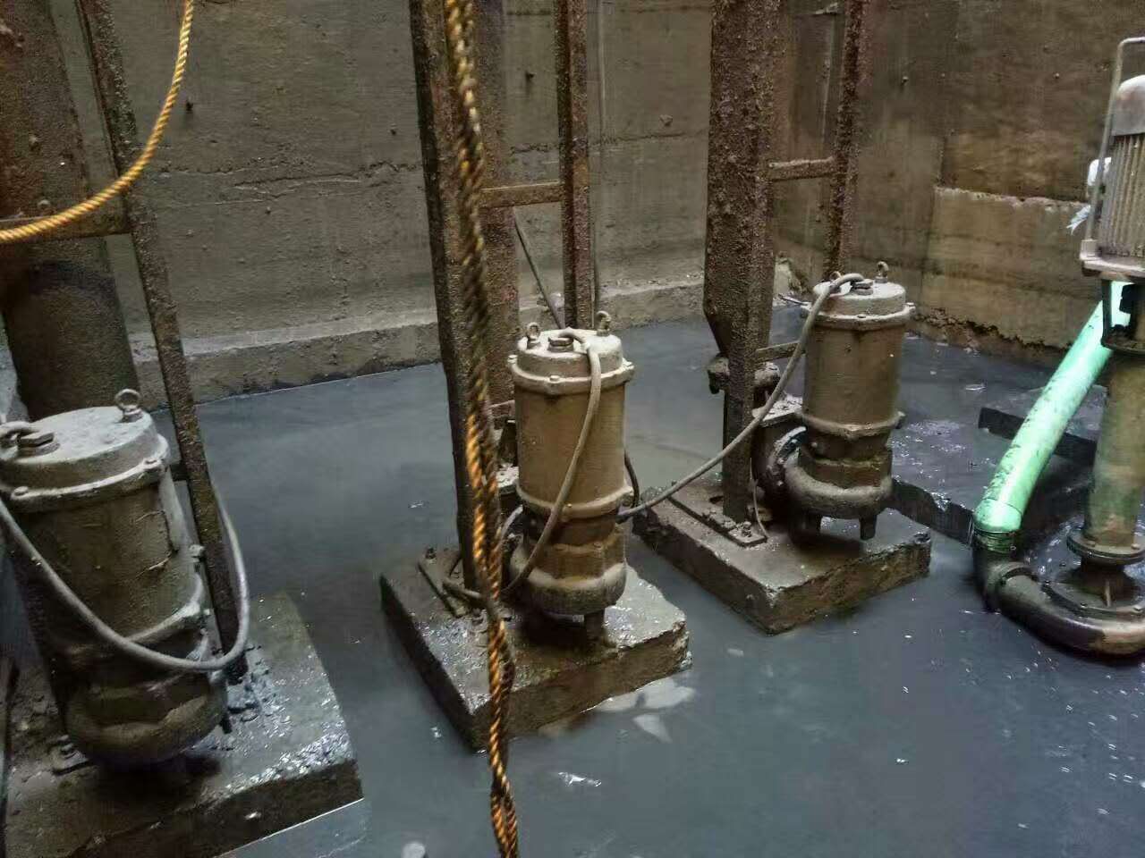 宁陵污水池清理