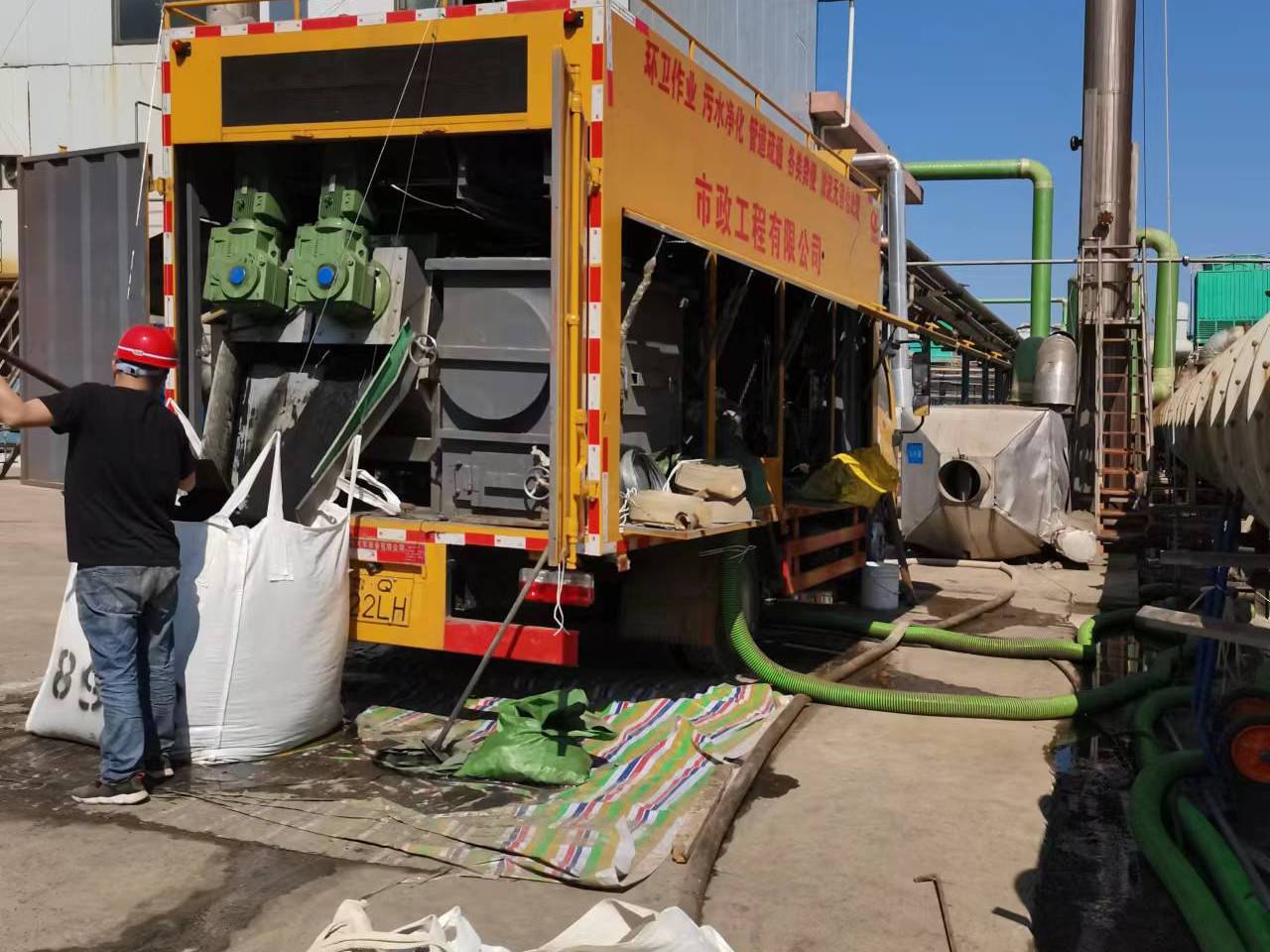 宁陵淤泥压干处理